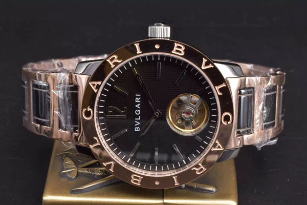 ブルガリ時計正面デザイン